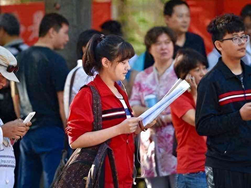 养老院一个月多少钱（养老院价格每月3000，看似完美，隐藏的秘密却让人心寒）(图16)